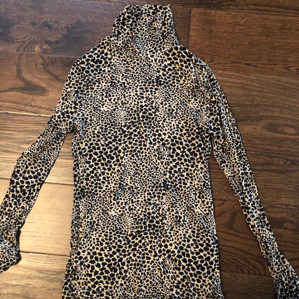 Leopard print turtleneck